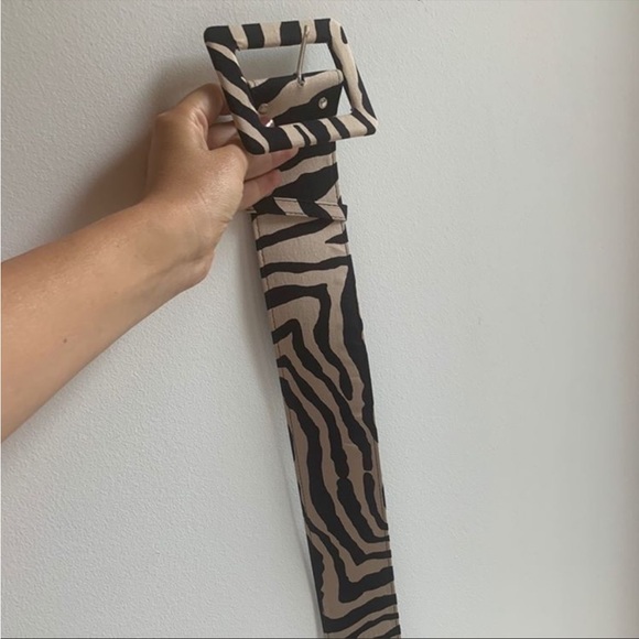 Zebra Print Kimono with detachable Belt - Picture 4 of 5